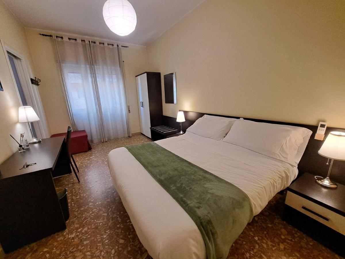 ローマ エコ B ＆ B マレラ Bed & Breakfast エクステリア 写真