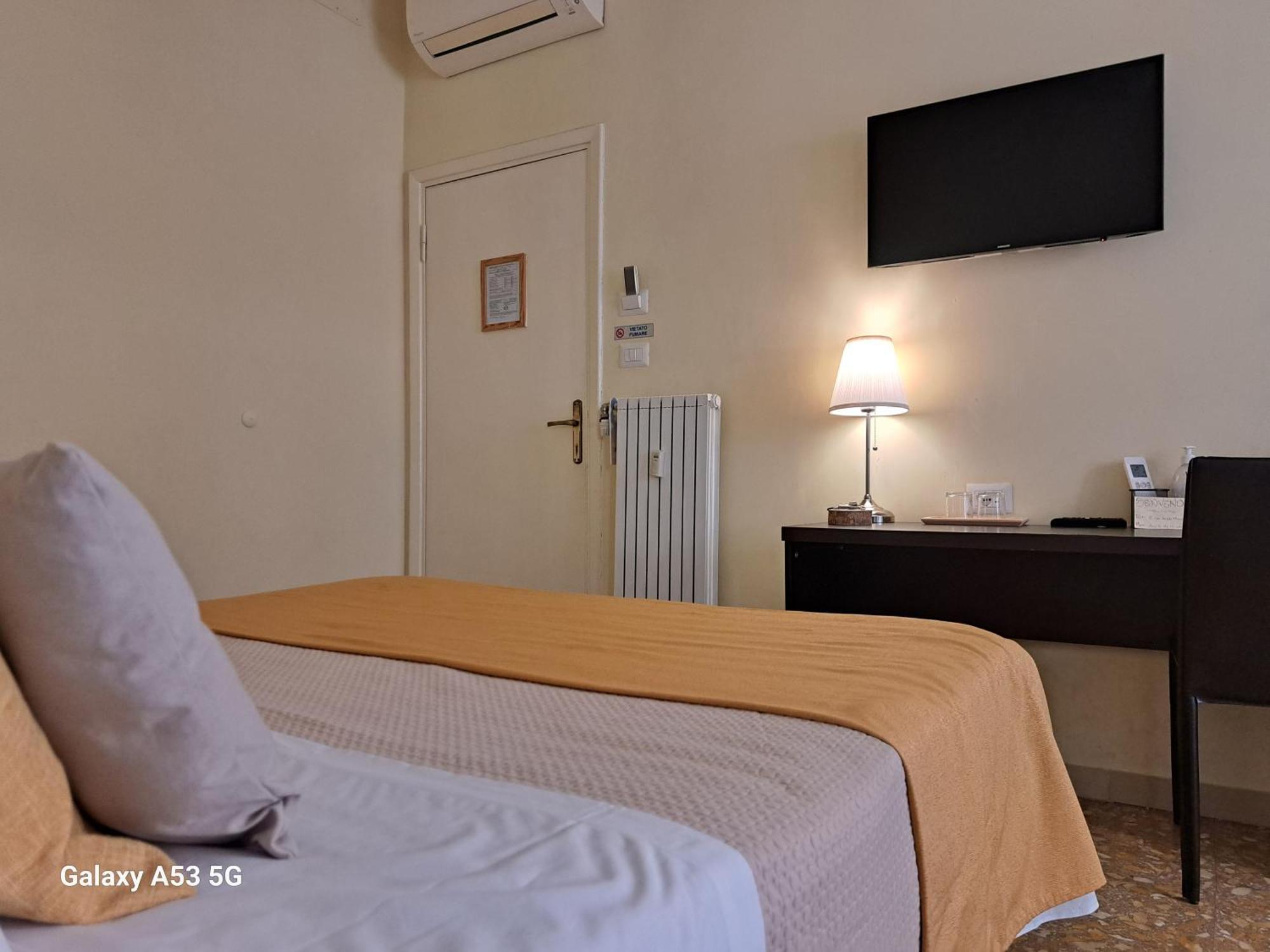 ローマ エコ B ＆ B マレラ Bed & Breakfast エクステリア 写真